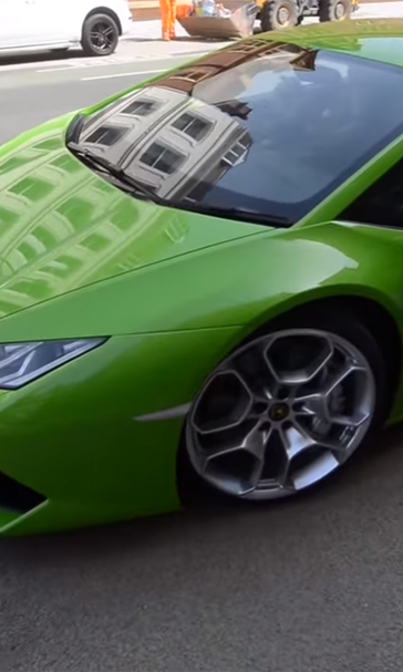 Lamborghini becomes first supercar approved for taxi service in UK